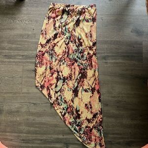 High low colored skirt